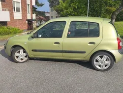 Grön Begagnad 2005 Renault Clio R.S. Halvkombi | 5 000 kr (Superpris)