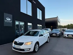 Vit Begagnad 2015 Skoda Octavia Kombi | 90 000 kr (Marknadspris)