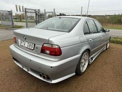 Ljusgrå Begagnad 1996 BMW 540 M Sport Sedan | 59 900 kr
