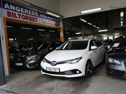 Vit Begagnad 2017 Toyota Auris Touring Sports Edition Kombi | 139 999 kr (Marknadspris)