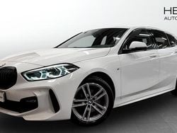 Vit (white) Begagnad 2020 BMW 118 M Sport Halvkombi | 284 700 kr (Dyr)