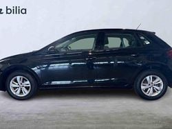 Svart Begagnad 2020 VW Polo Halvkombi | 154 900 kr (Marknadspris)