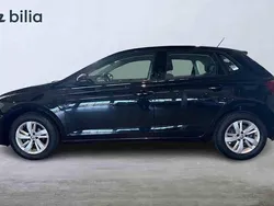 Svart Begagnad 2020 VW Polo Halvkombi | 154 900 kr (Marknadspris)