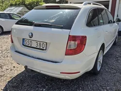 Vit Begagnad 2010 Skoda Superb Ambition Kombi | 33 000 kr (Dyr)