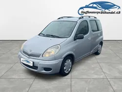 Silver Begagnad 2004 Toyota Yaris Verso Minibuss | 48 500 kr (Dyr)