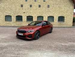 Orange Begagnad 2020 BMW 330 M Sport Sedan | 319 900 kr (Marknadspris)