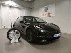 Svart Begagnad 2021 Tesla Model 3 Long Range AWD Sedan | 319 900 kr (Marknadspris)
