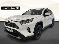 Vit Begagnad 2022 Toyota RAV4 Hybrid Active SUV | 359 000 kr (Marknadspris)