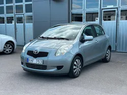 Grå Begagnad 2006 Toyota Yaris Halvkombi | 39 900 kr (Marknadspris)