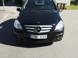 Svart Begagnad 2009 Mercedes 170 Halvkombi | 45 000 kr
