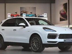 Vit Begagnad 2021 Porsche Cayenne SUV | 699 000 kr (Superpris)