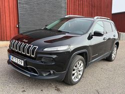 Svart Begagnad 2016 Jeep Cherokee SUV | 160 000 kr (Bra pris)