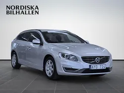 Silver Begagnad 2013 Volvo V60 Momentum Kombi | 109 795 kr (Marknadspris)