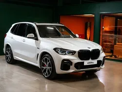 Vit Begagnad 2022 BMW X5 Efficient Dynamics SUV | 699 900 kr