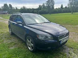 Svart Begagnad 2005 Volvo V50 Summum Kombi | 22 000 kr (Marknadspris)