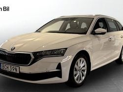 Vit Begagnad 2025 Skoda Octavia Selection Kombi | 299 900 kr (Bra pris)