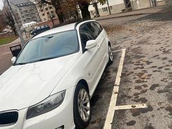 Vit Begagnad 2012 BMW 320 Kombi | 110 000 kr (Bra pris)
