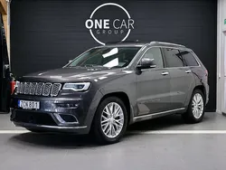 Grå Begagnad 2017 Jeep Grand Cherokee Summit SUV | 324 900 kr