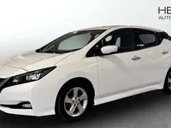 Vit (white) Begagnad 2021 Nissan Leaf N-Connecta Halvkombi | 149 900 kr (Bra pris)