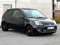 Svart Begagnad 2008 Ford Fiesta Halvkombi | 24 900 kr (Marknadspris)