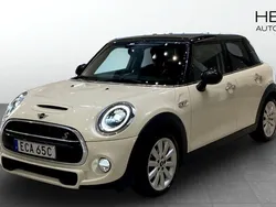 Vit (white) Begagnad 2019 Mini Cooper S Halvkombi | 219 900 kr (Marknadspris)