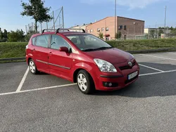 Röd Begagnad 2007 Toyota Corolla Verso Minibuss | 42 000 kr (Marknadspris)