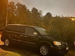 Svart Begagnad 2014 Lancia Voyager Minibuss | 150 000 kr (Marknadspris)