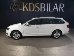 Vit Begagnad 2014 Skoda Octavia Comfort Kombi | 109 900 kr (Marknadspris)