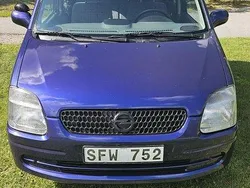 Blå Begagnad 2001 Opel Agila Halvkombi | 12 000 kr