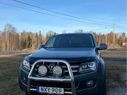 Grå Begagnad 2016 VW Amarok Highline Pickup | 180 000 kr (Marknadspris)