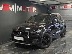 Svart Begagnad 2021 Volvo XC40 Momentum SUV | 299 900 kr (Marknadspris)