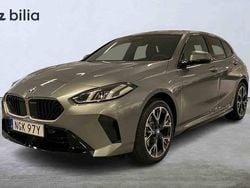 Grå Begagnad 2026 BMW 120 Halvkombi | 459 900 kr