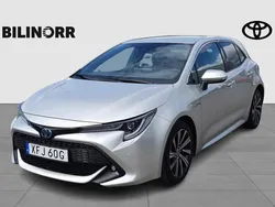 Silver Begagnad 2021 Toyota Corolla Style Halvkombi | 249 900 kr (Marknadspris)