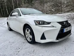 Vit Begagnad 2017 Lexus IS300h Executive Line Sedan | 190 900 kr (Bra pris)