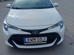 Vit Begagnad 2021 Toyota Corolla Life Kombi | 200 000 kr (Marknadspris)