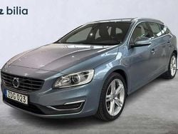 Blå Begagnad 2017 Volvo V60 Standard Kombi | 219 900 kr