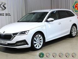Vit Begagnad 2021 Skoda Octavia Style Kombi | 234 900 kr (Marknadspris)