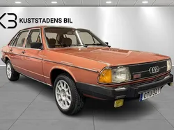 Ljusbrun Begagnad 1977 Audi 100 Sedan | 99 000 kr