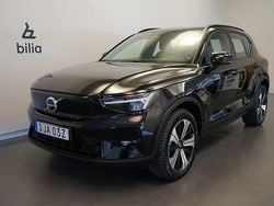 Svart Begagnad 2022 Volvo XC40 Plus SUV | 339 500 kr