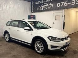 Vit Begagnad 2017 VW Golf Alltrack Kombi | 152 900 kr (Bra pris)