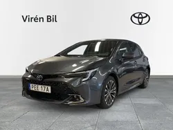 Mörkgrå Begagnad 2023 Toyota Corolla Hybrid Style Halvkombi | 299 000 kr (Marknadspris)