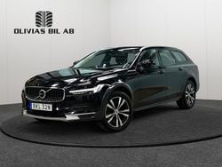 Svart Begagnad 2022 Volvo V90 CC Momentum Kombi | 329 400 kr (Bra pris)
