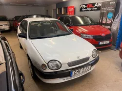Vit Begagnad 1998 Toyota Corolla Halvkombi | 29 900 kr (Marknadspris)