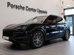 Svart Ny 2025 Porsche Cayenne S E-Hybrid SUV | 1 321 000 kr