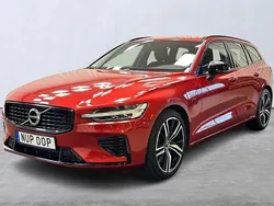 Röd Begagnad 2021 Volvo V60 R-Design Kombi | 439 900 kr (Dyr)
