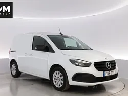 Vit Begagnad 2023 Mercedes Citan 110 Van | 248 750 kr (Marknadspris)