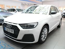 Vit Begagnad 2023 Audi A1 Sportback Proline Halvkombi | 219 900 kr (Marknadspris)