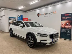 Vit Begagnad 2018 Volvo V90 CC Momentum Kombi | 244 900 kr (Marknadspris)
