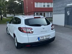 Vit Begagnad 2013 Renault Mégane GrandTour Kombi | 60 000 kr (Marknadspris)