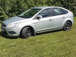 Grå Begagnad 2010 Ford Focus Platinum Halvkombi | 20 000 kr (Superpris)